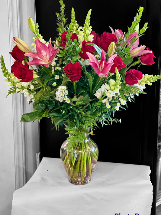 Rose and and lily Vase bouquet