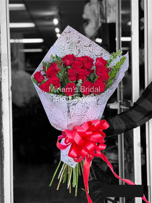 24 Gorgeously Wrapped Red Roses