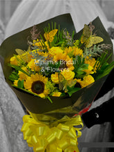 Load image into Gallery viewer, Bright Smiles Bouquet
